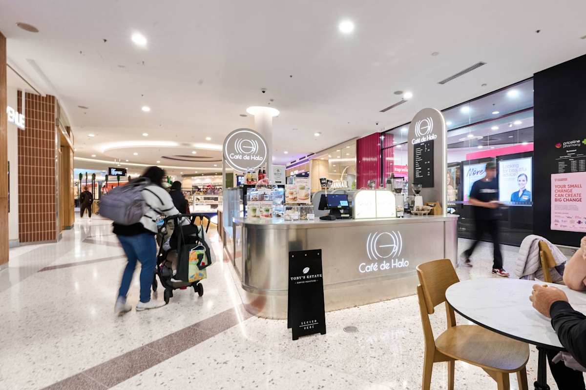 Café De Halo storefront image