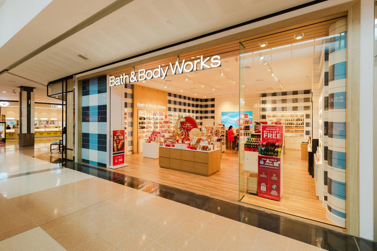 Bath & Body Works storefront image