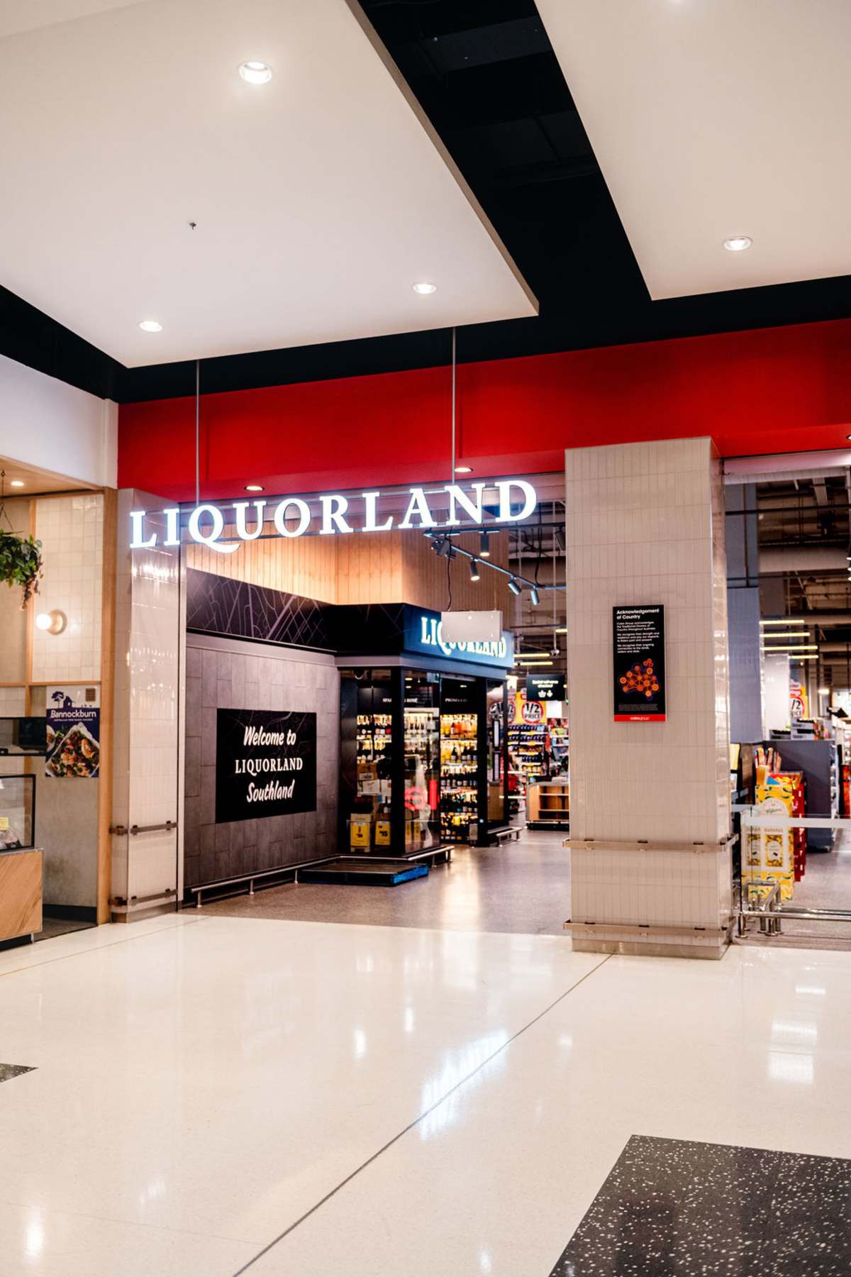 Liquorland storefront image