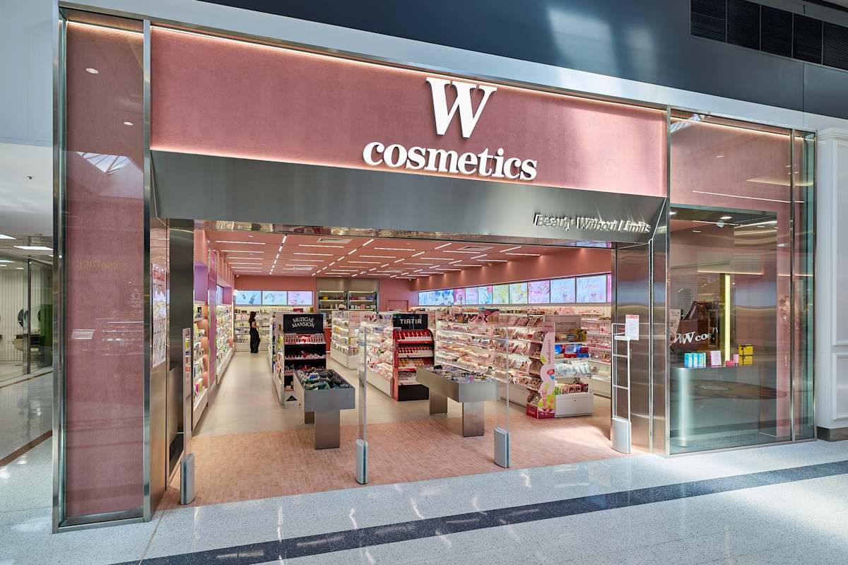 W cosmetics storefront image