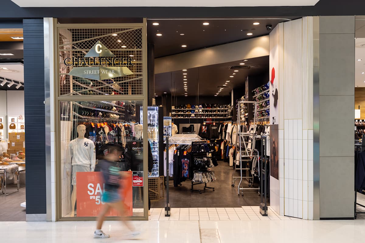 Challenger Streetwear storefront image