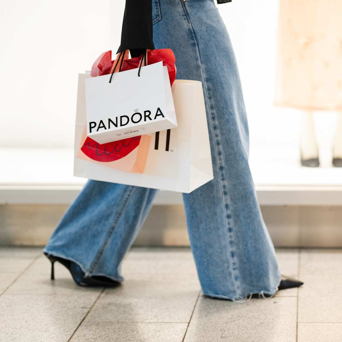 Coomera - standard shopping image (Pandora, Mecca bags) - SEP 2025