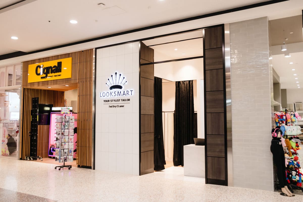Looksmart Alterations storefront image
