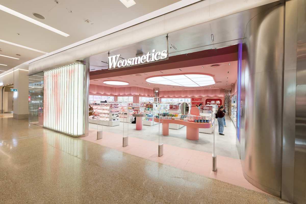W cosmetics storefront image