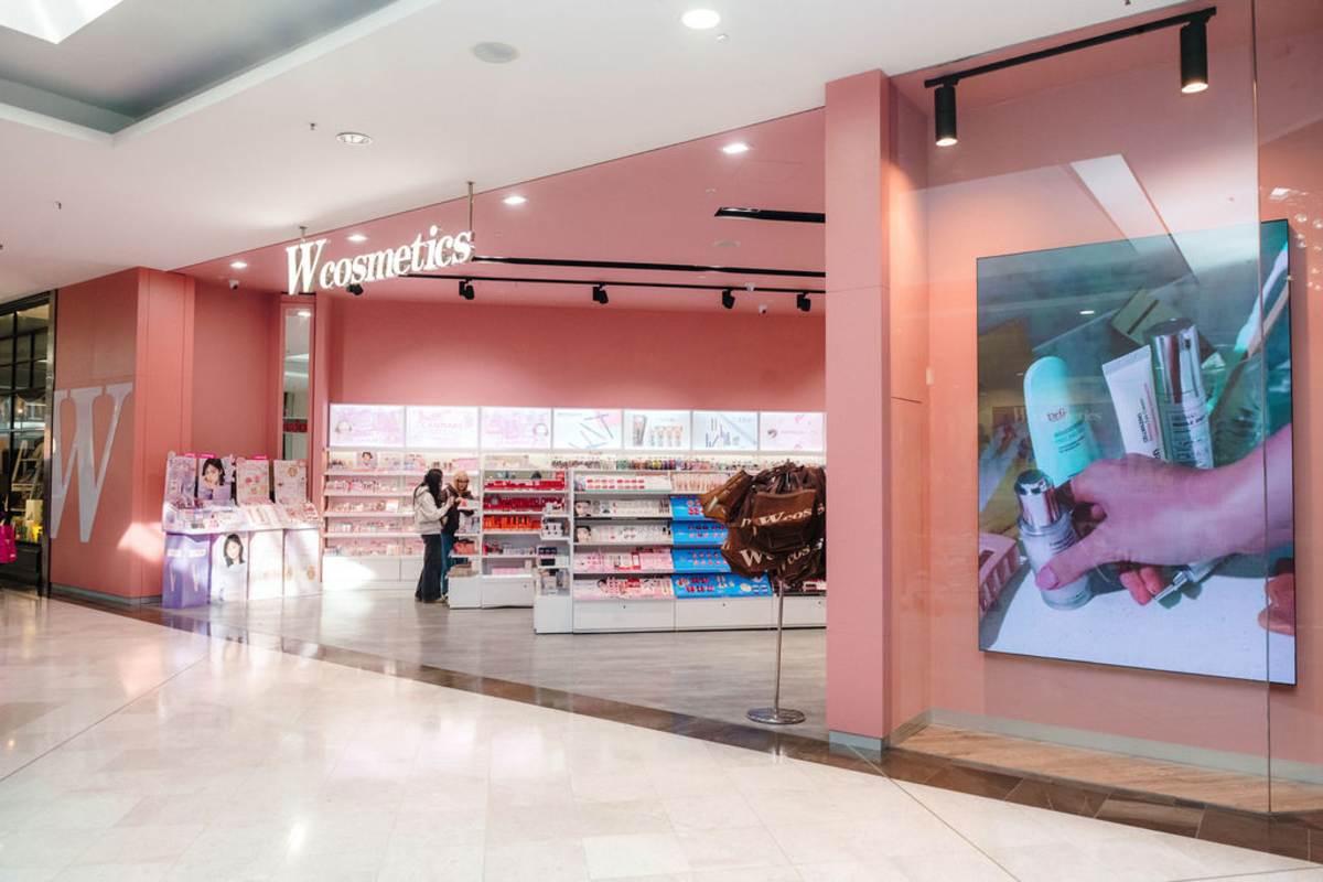 W cosmetics storefront image