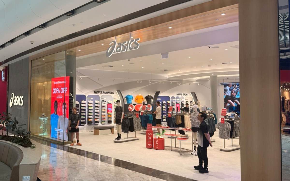 ASICS storefront image