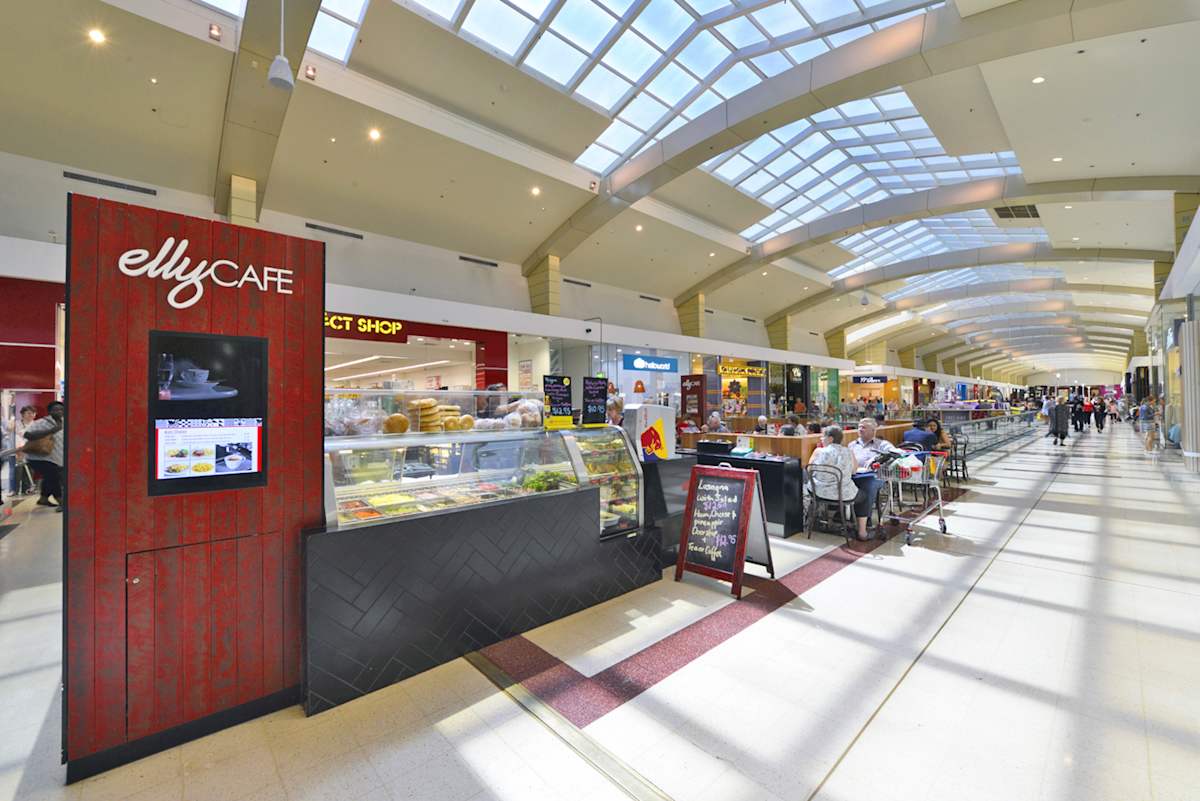 Elly Café storefront image