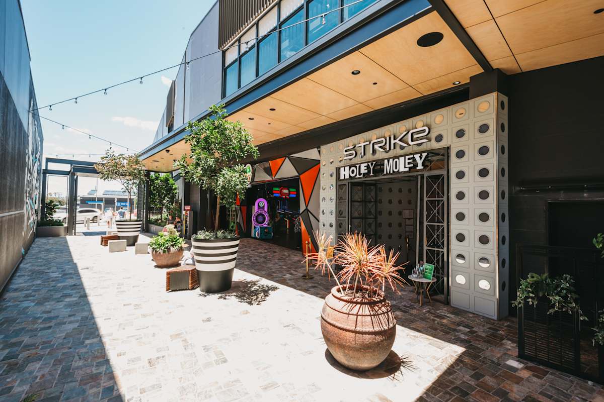 Holey Moley Golf Club storefront image