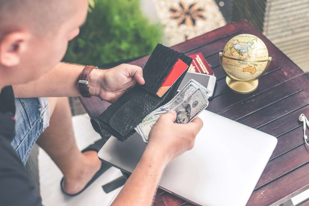 Blue rate money exchange background