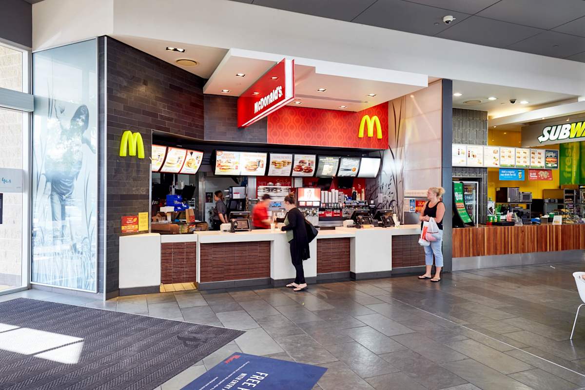 McDonald's storefront image