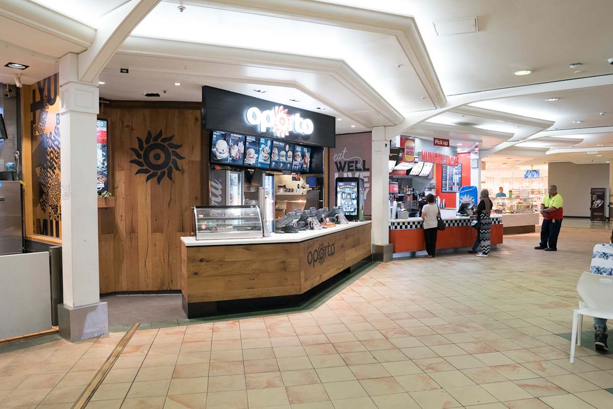 Oporto storefront image