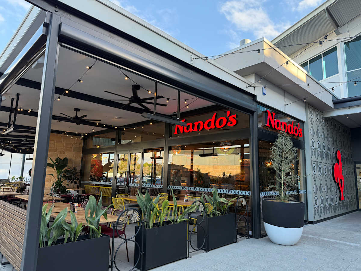 Nando's storefront image