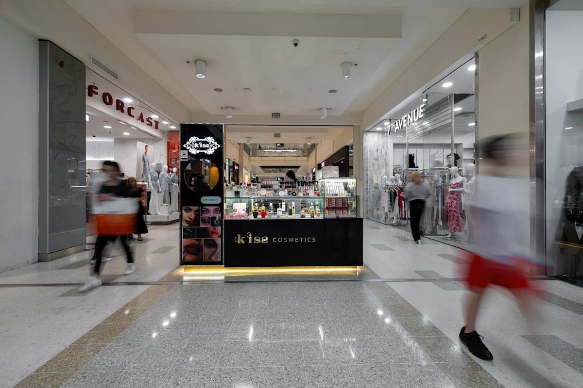 Kiss Cosmetics storefront image