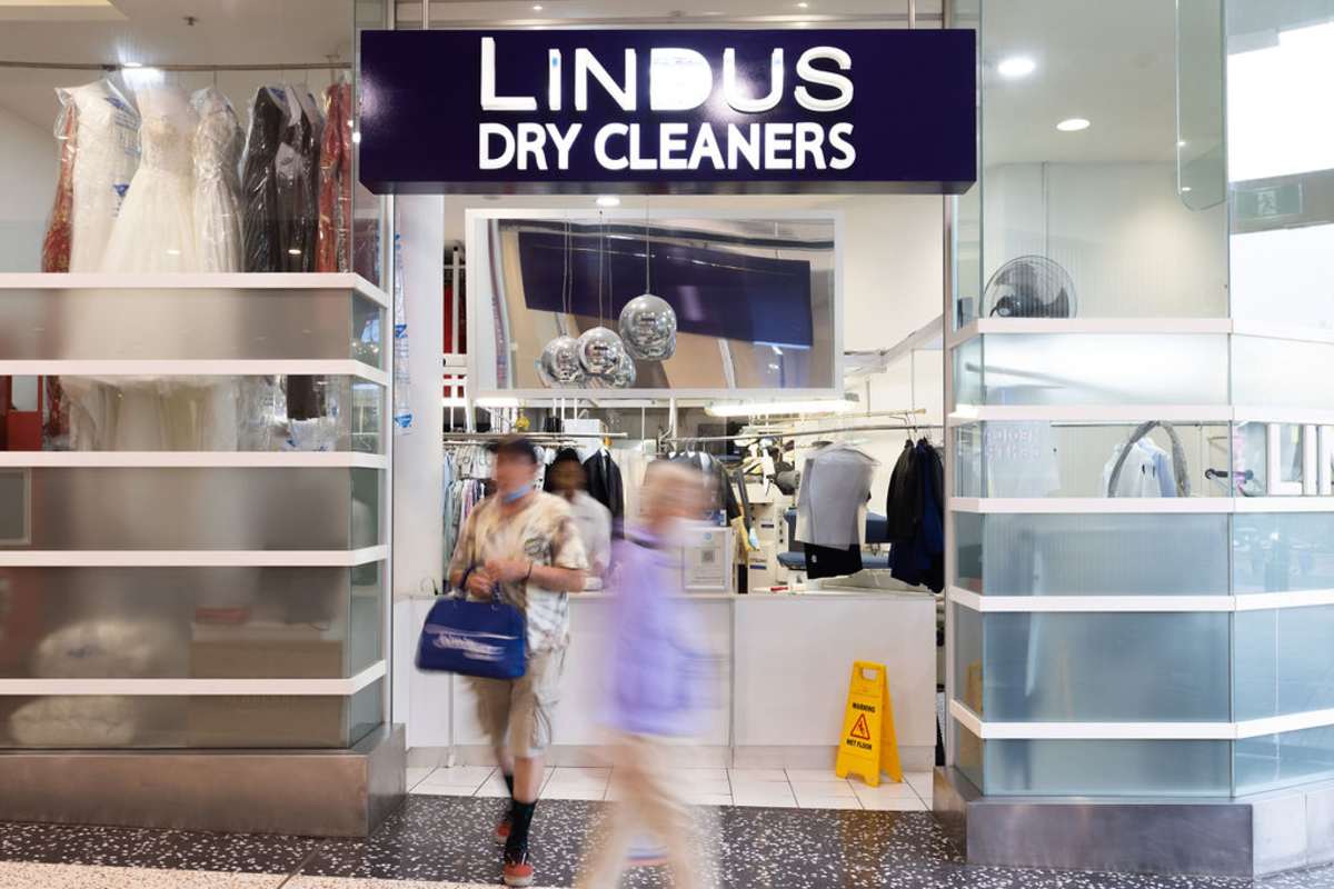 Lindus Dry Cleaners storefront image