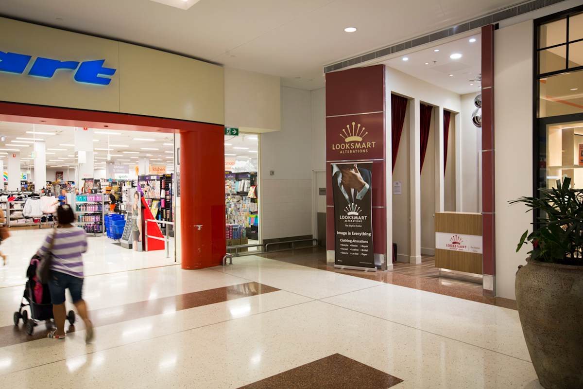 LookSmart Alterations storefront image