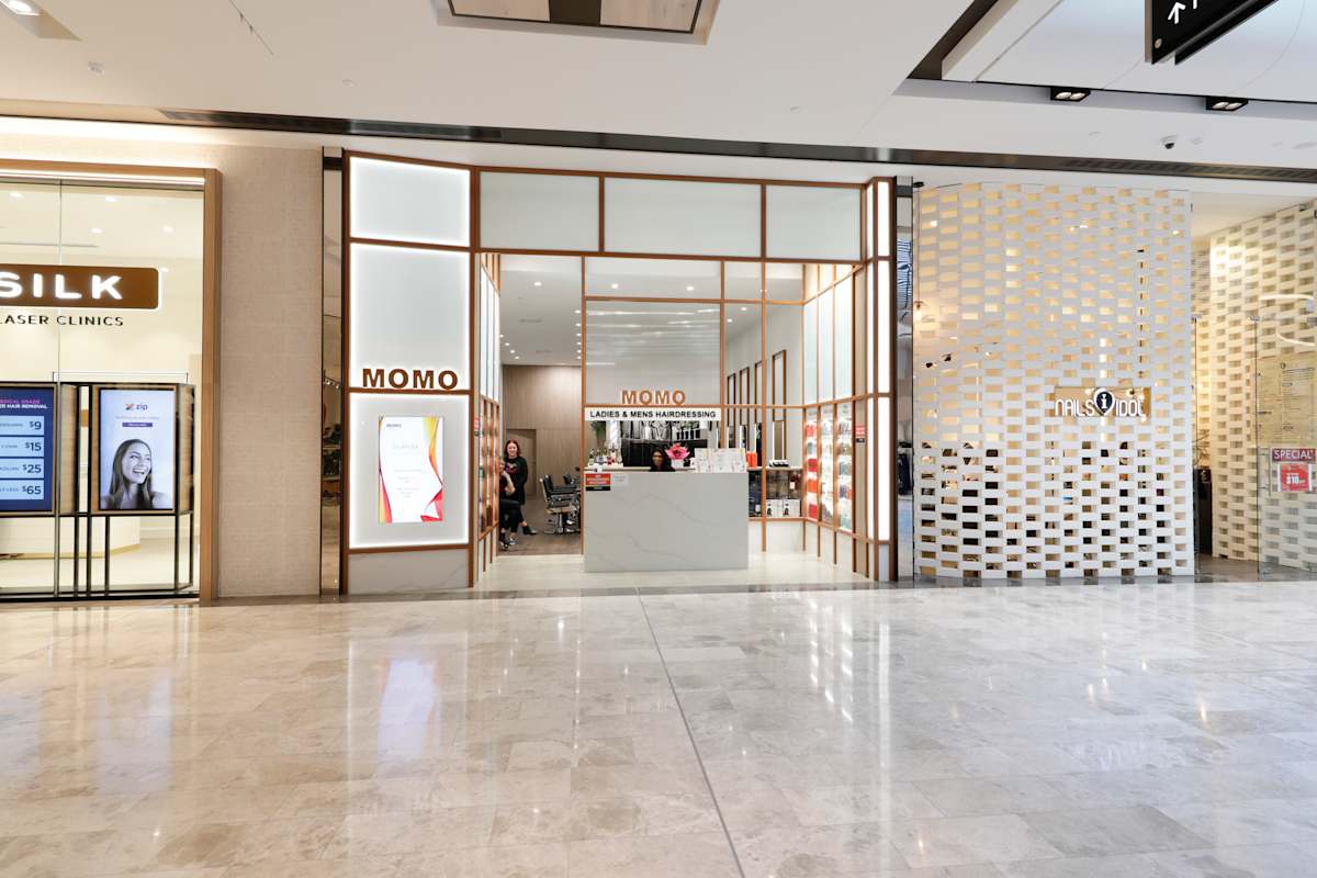 Momo Unisex Hairdressing storefront image