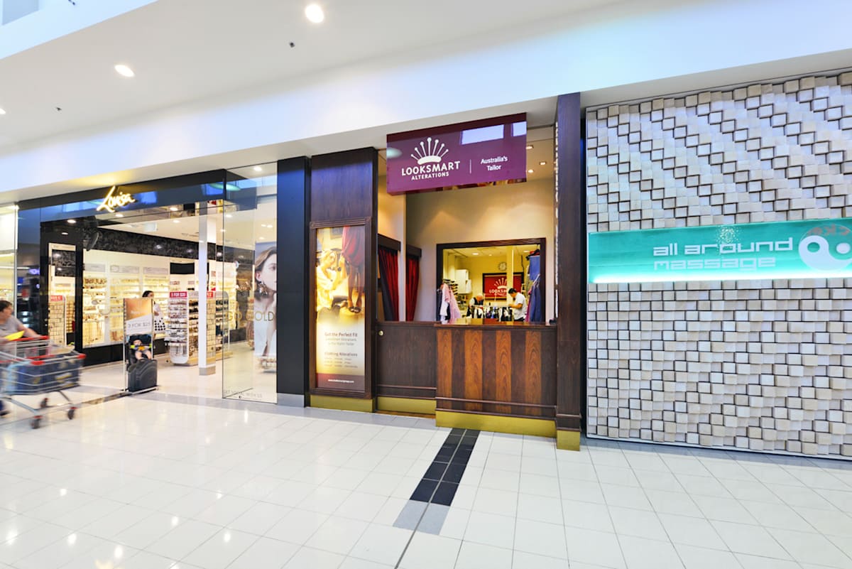 LookSmart Alterations storefront image