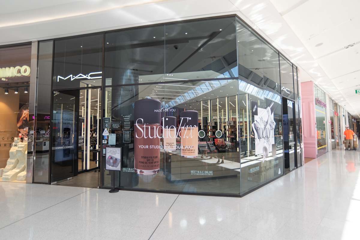 M.A.C storefront image
