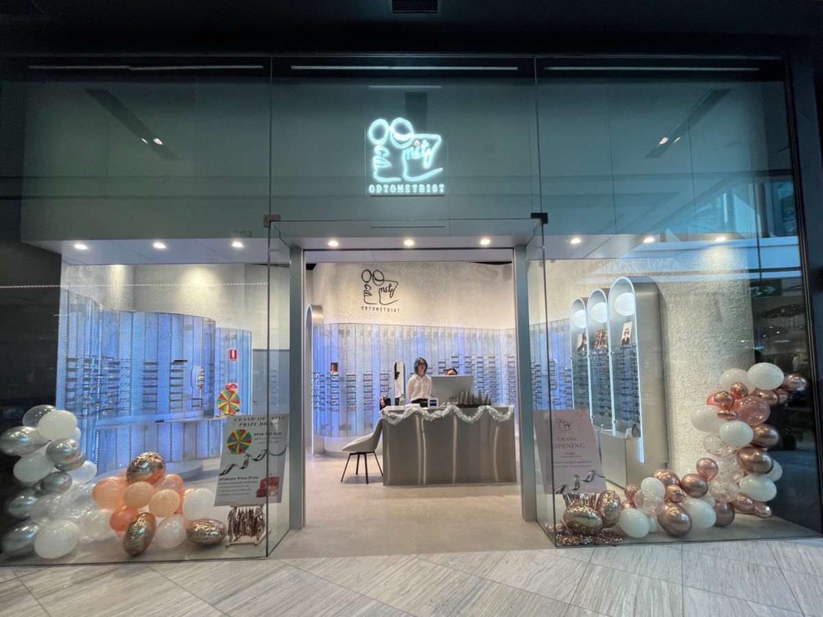 MST Optometrist storefront image