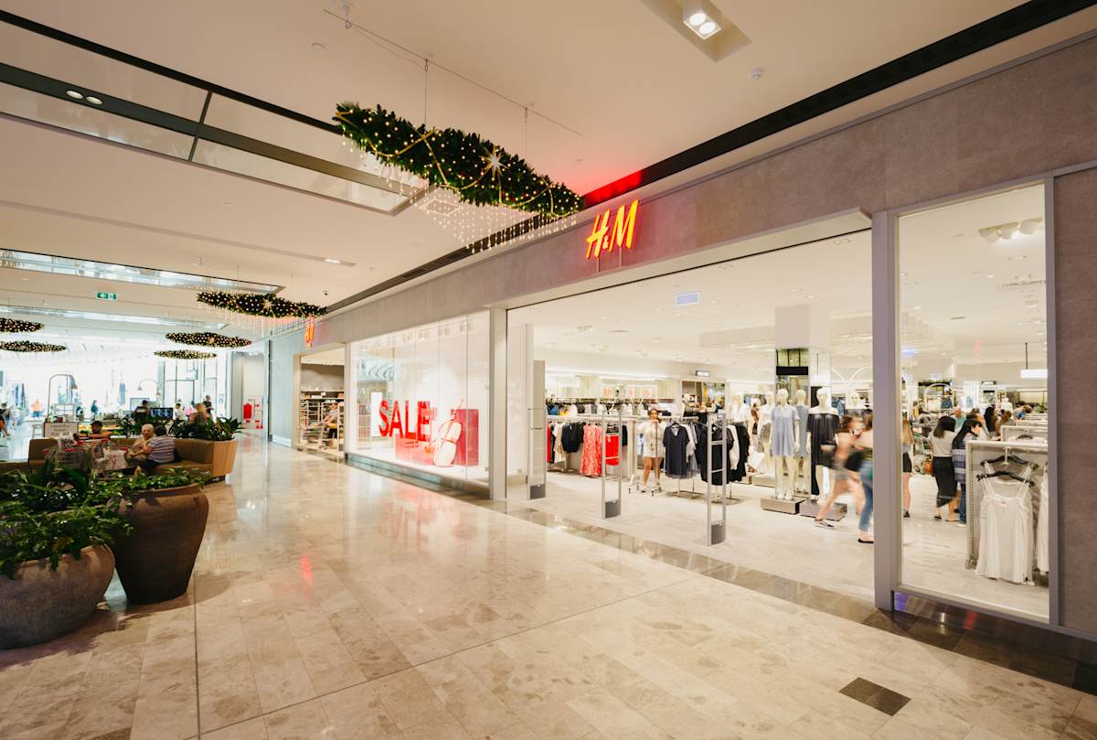 H&M storefront image