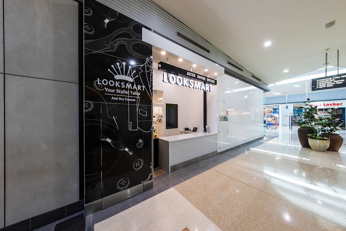 LookSmart Alterations storefront image