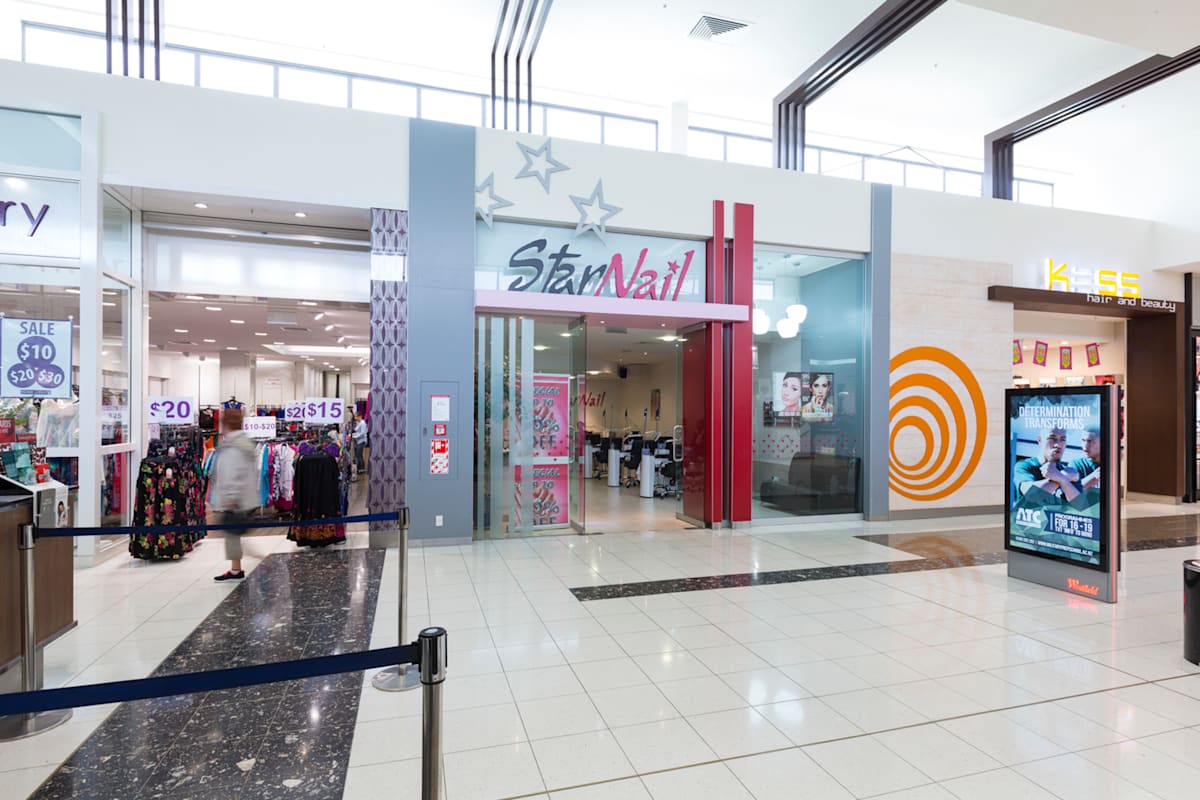 Star Nails storefront image