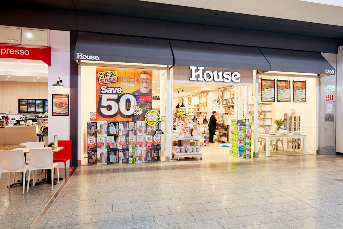House storefront image