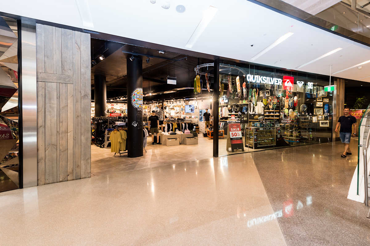 Quiksilver storefront image