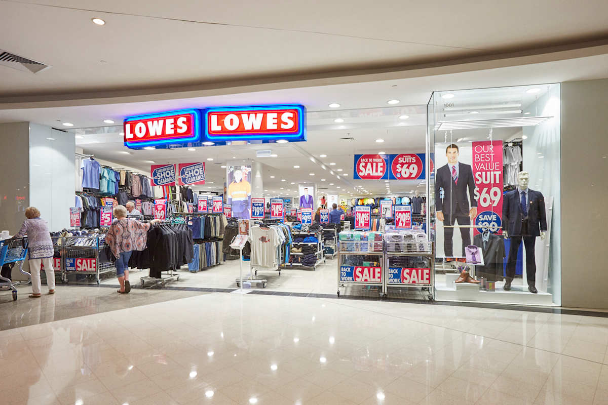 Lowes storefront image