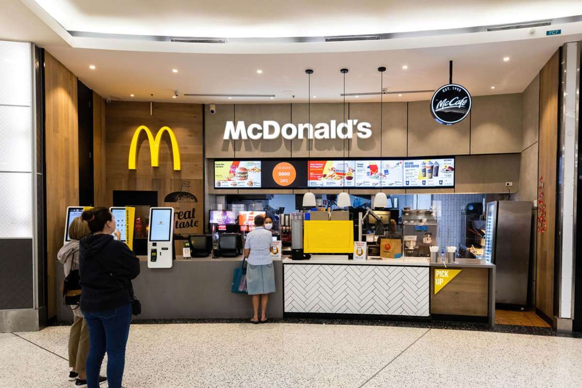 McDonald's storefront image