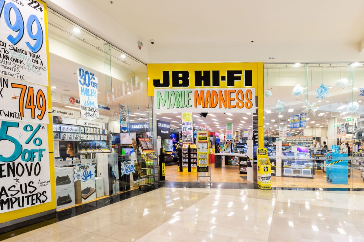 JB Hi-Fi storefront image