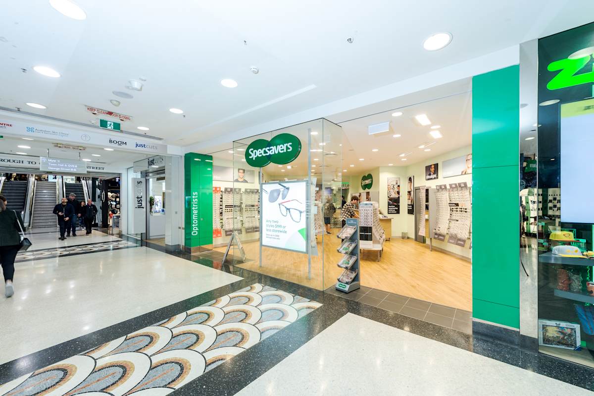 Specsavers storefront image