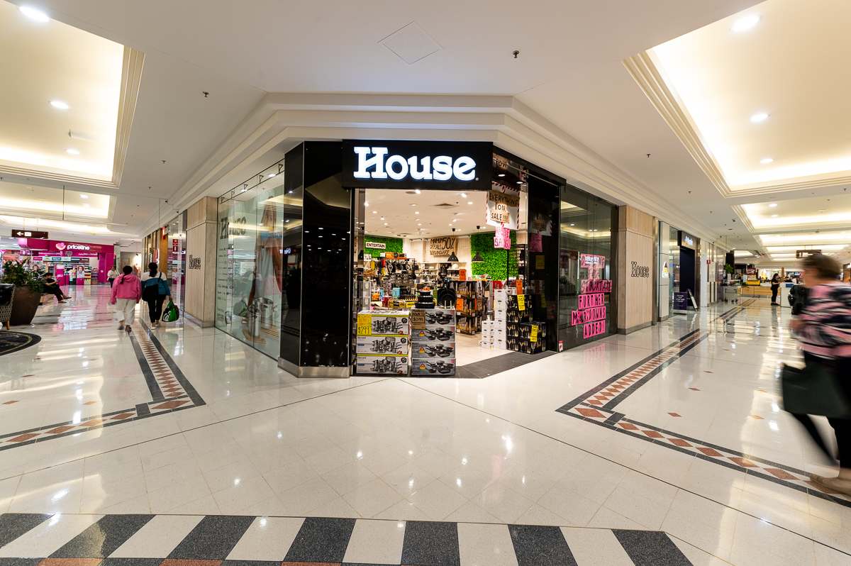 House storefront image