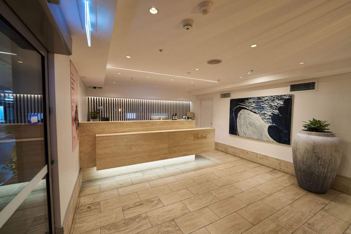 Valet parking storefront image