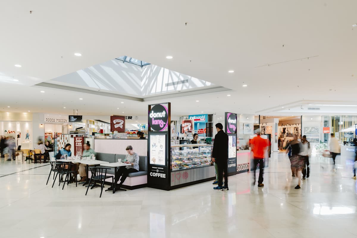 Donut King storefront image