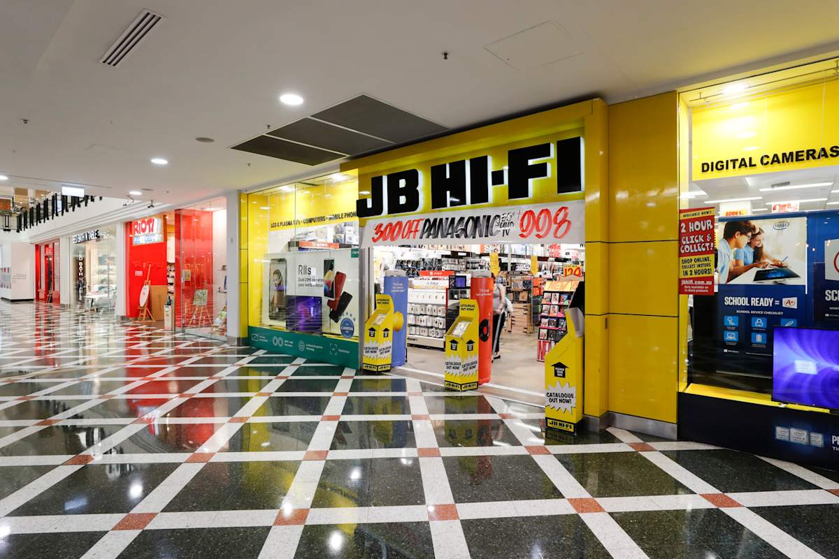JB Hi-Fi storefront image