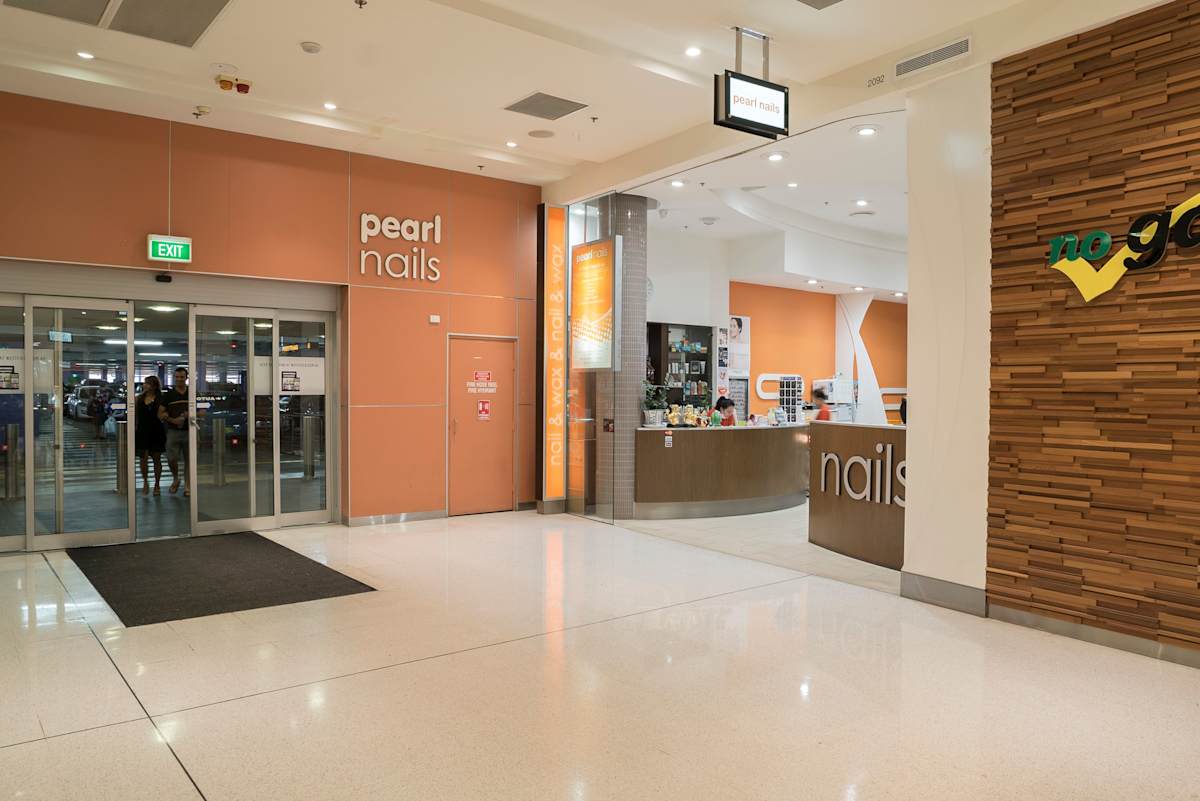 Pearl Nails storefront image
