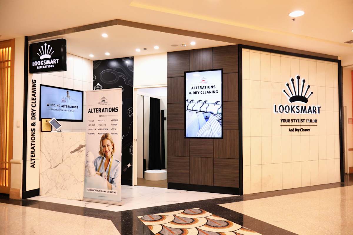 LookSmart Alterations storefront image