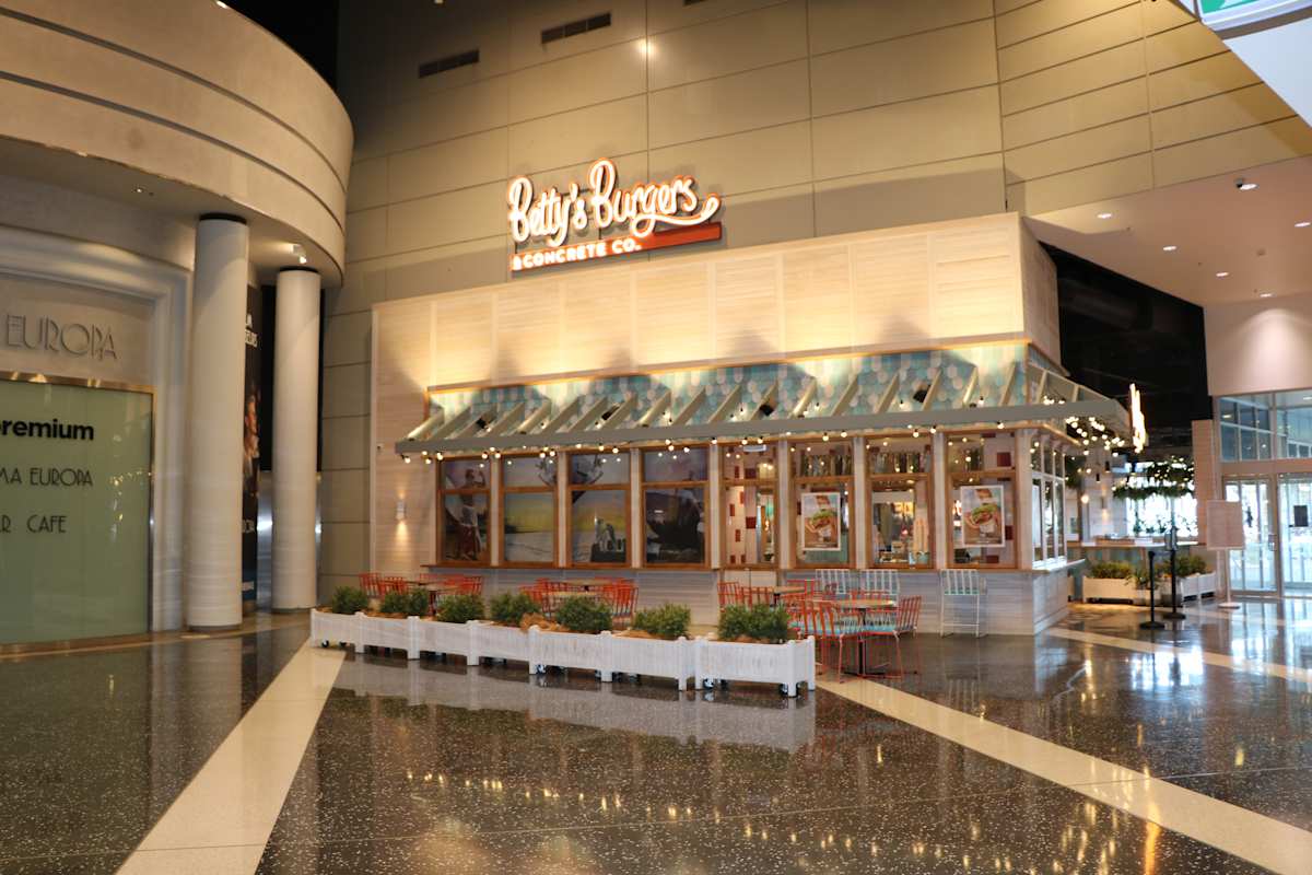 Betty's Burgers storefront image