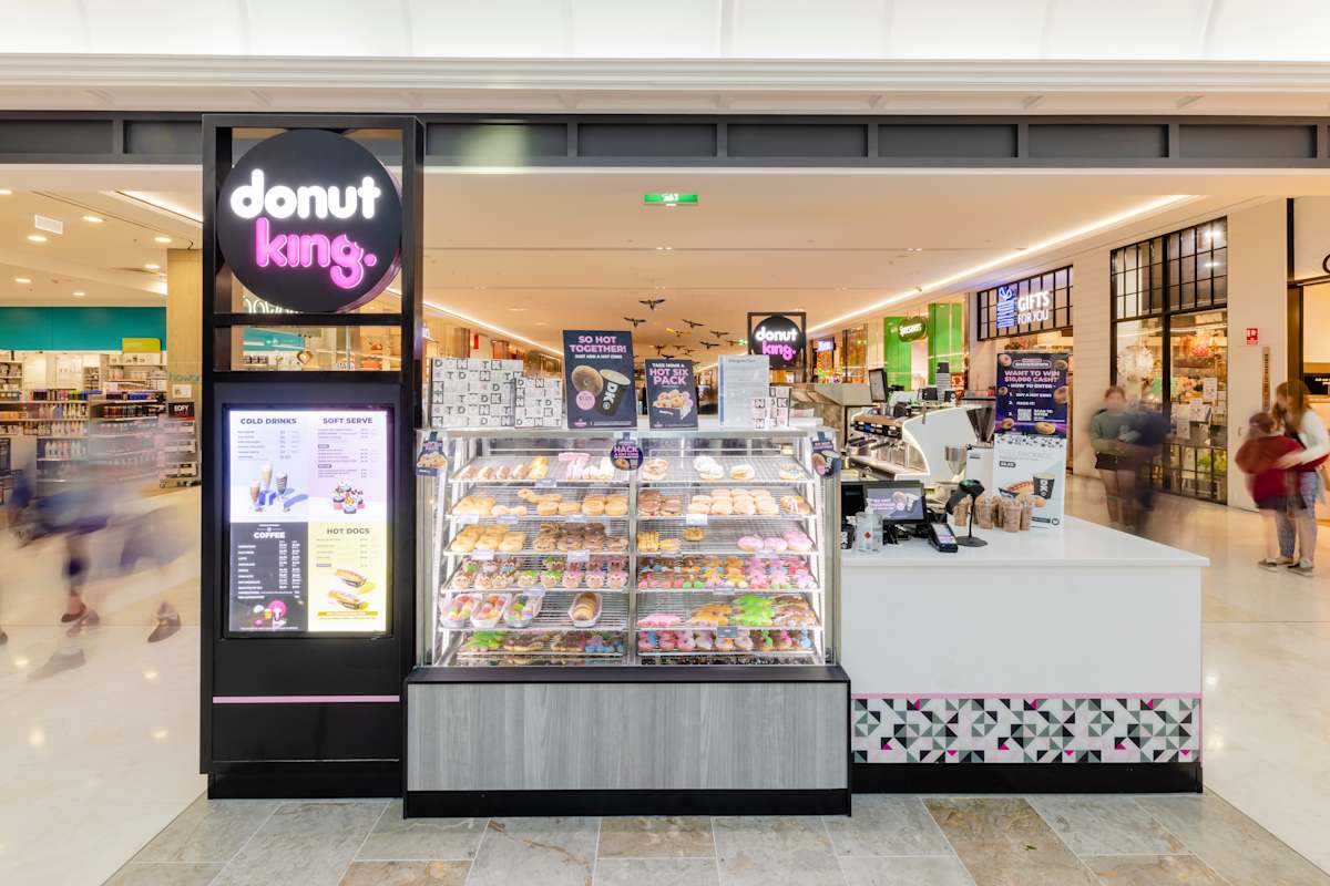 Donut King storefront image