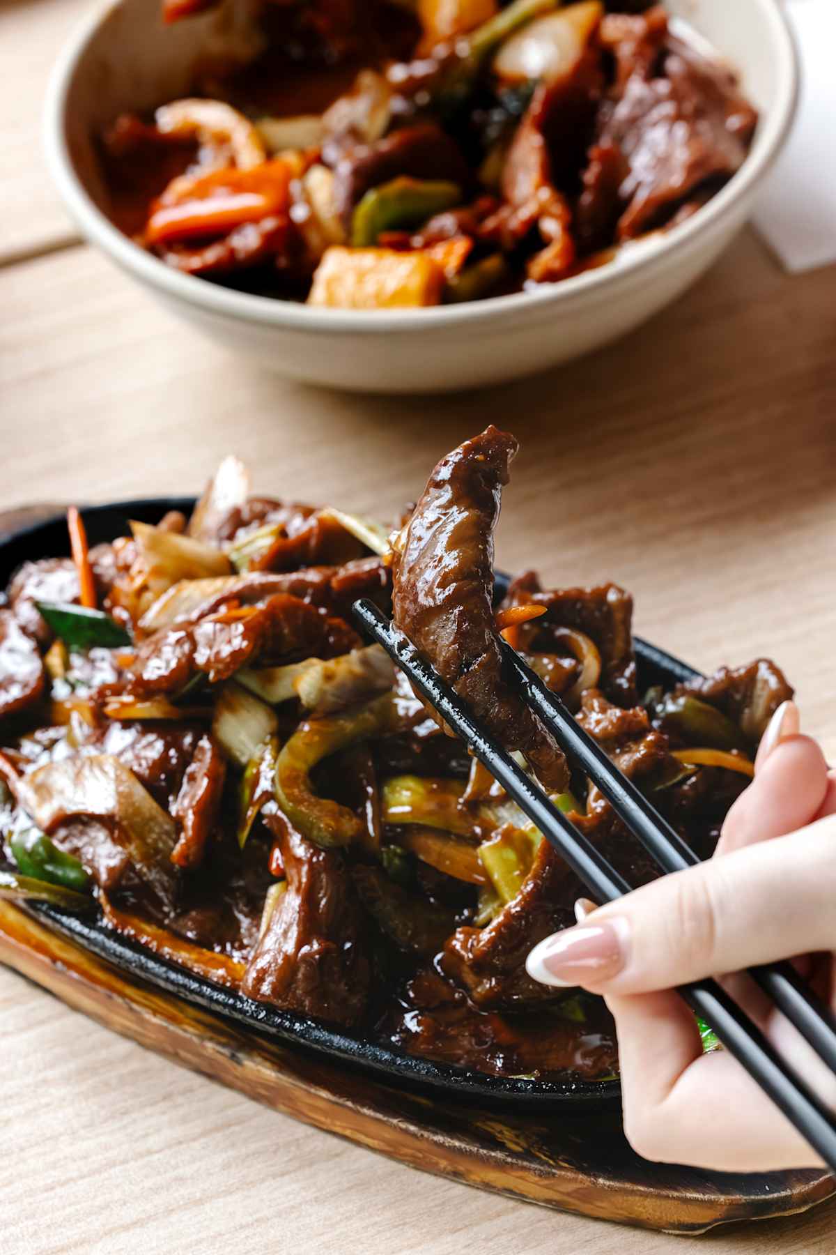 Tug_dining_food_court