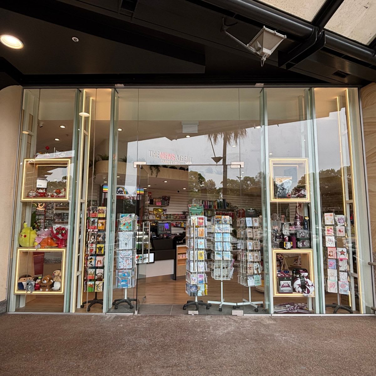 The News Agent Cards & Gifts storefront image