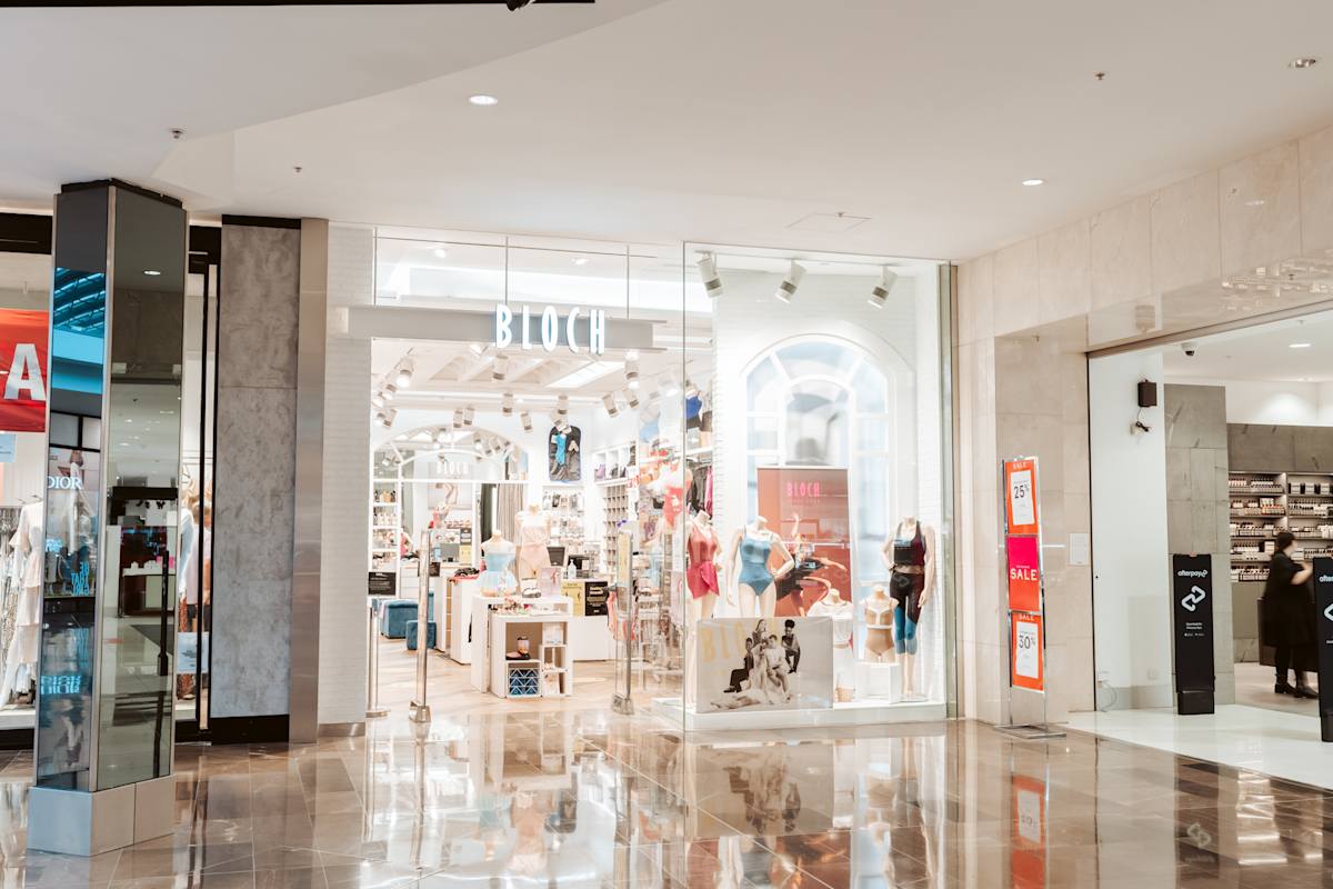Bloch storefront image