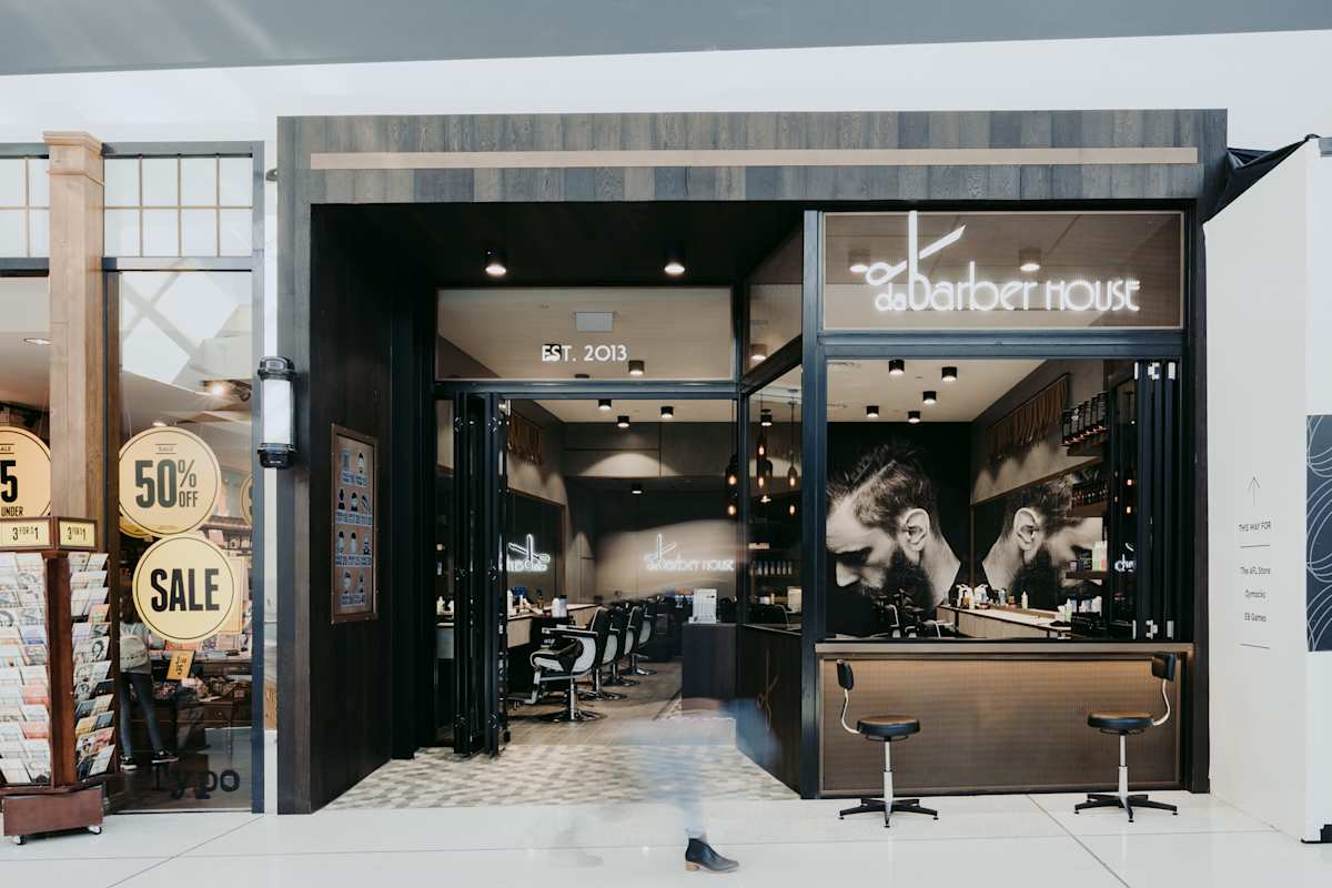 Da Barber House storefront image