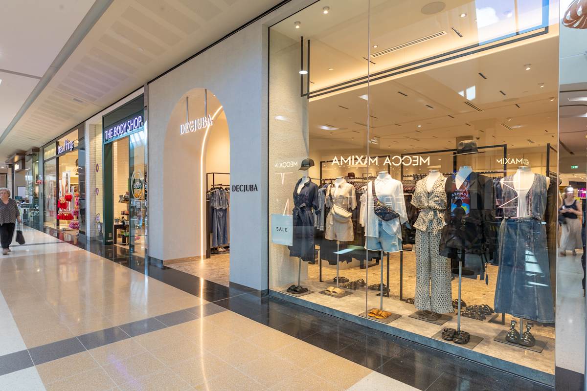 DECJUBA storefront image