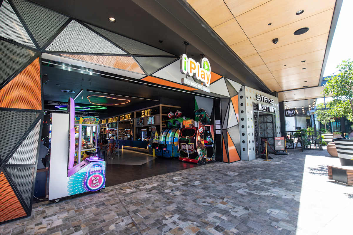 iPlay storefront image