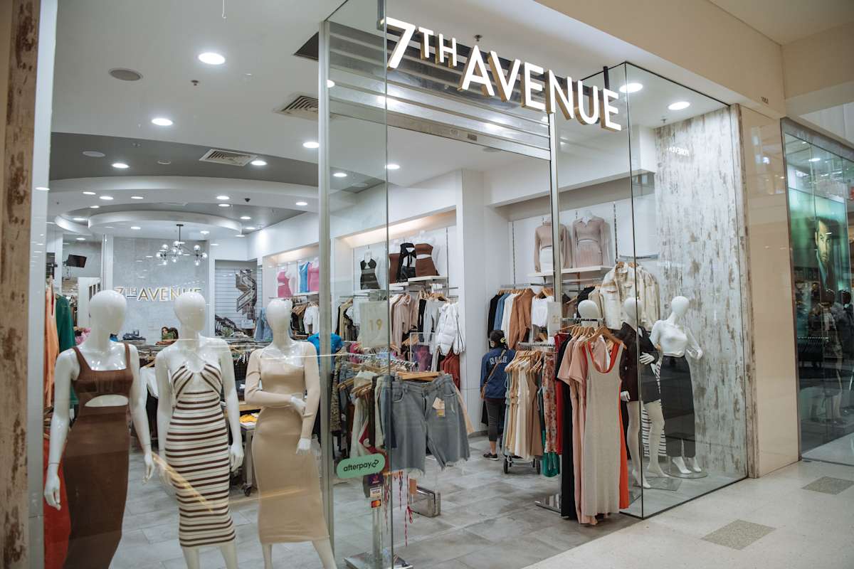7th Avenue storefront image