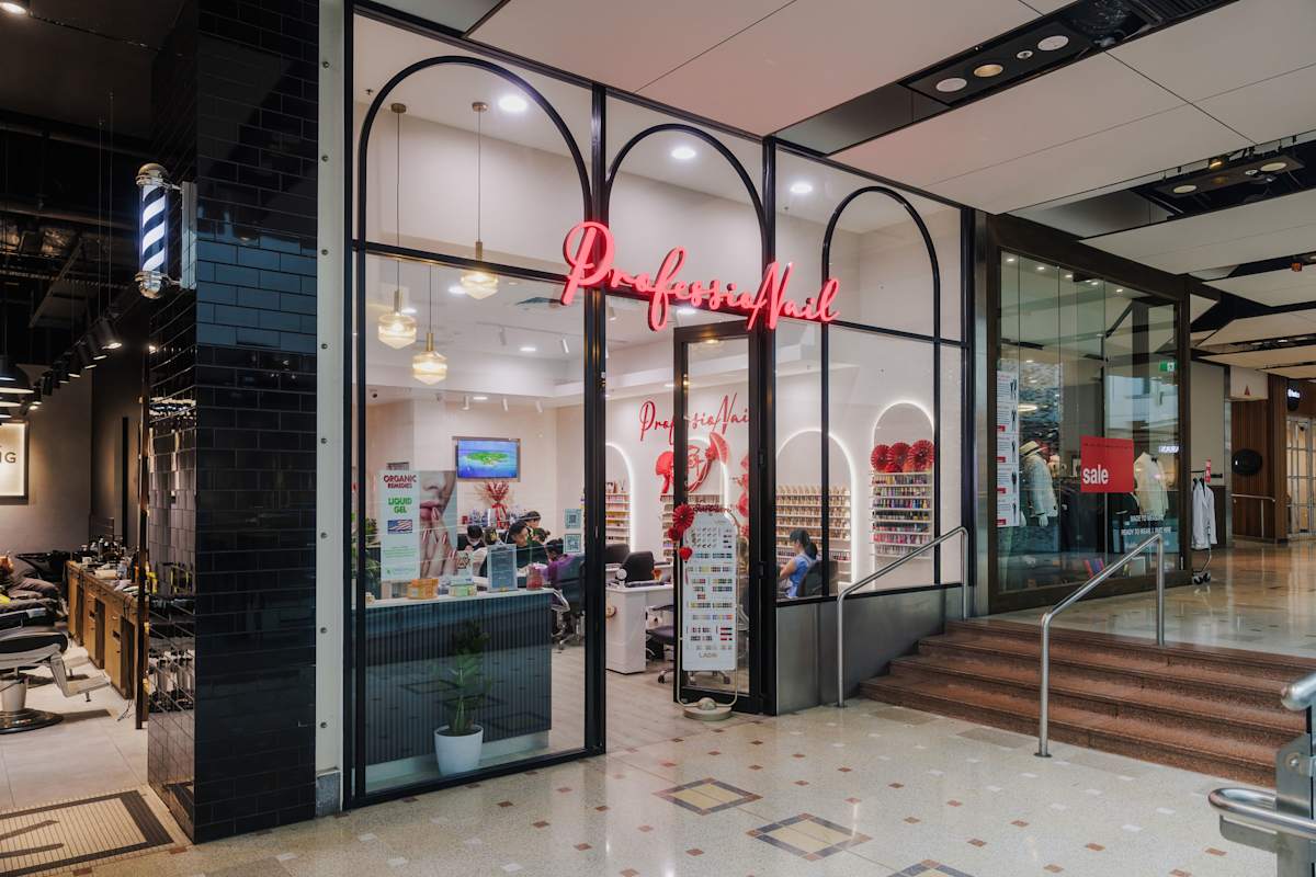 ProfessioNAIL storefront image