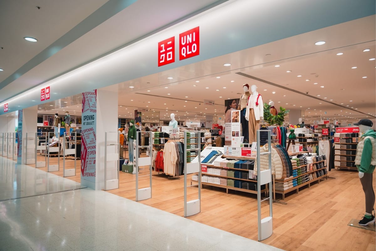 UNIQLO storefront image