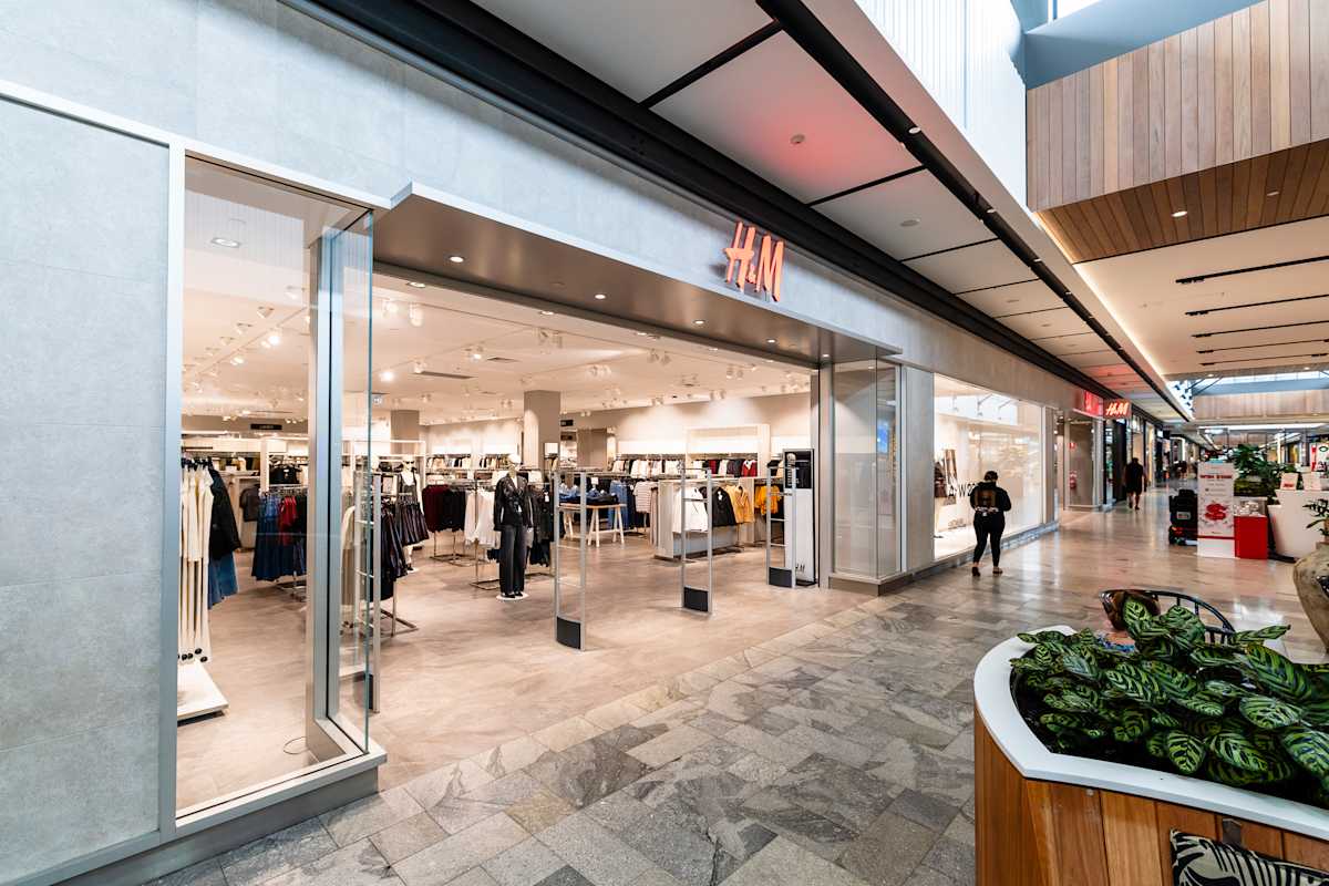 H&M storefront image